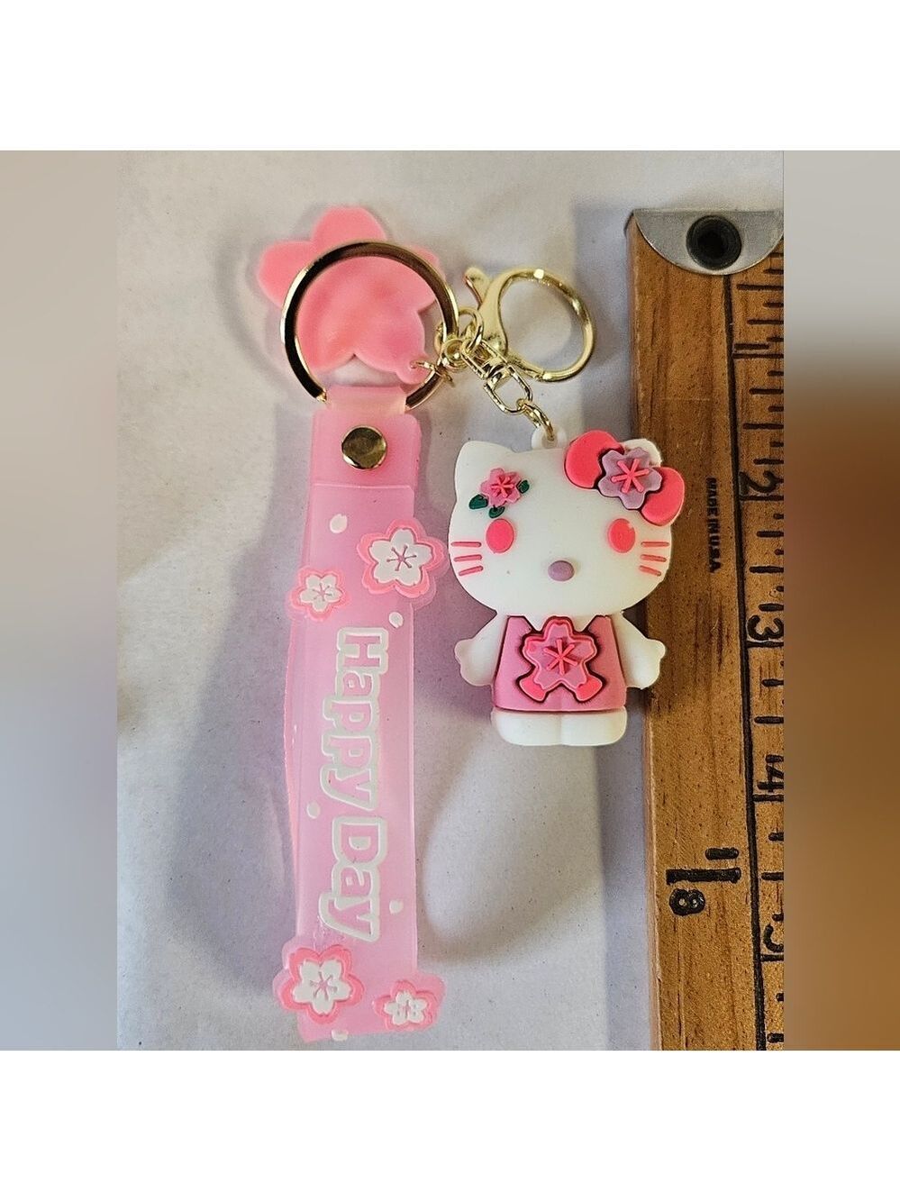 Hello Kitty in Pink Keychain Collectible - Picture 3 of 3